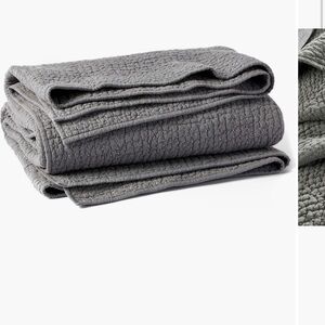 Coyuchi Pebbled Handstitched Organic Cotton Quilt